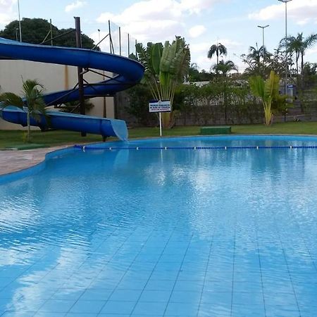 Golden Dolphin Express 5Pessoas Mais 1 Crianca Ate 5 Anos Com Toalhas E Roupas De Cama,Lencois, Travesseiros E Fronhas E 3 Parques Aquaticos Termais Limpeza Impostos E Taxas Ja Incluso Caldas Novas Luaran gambar