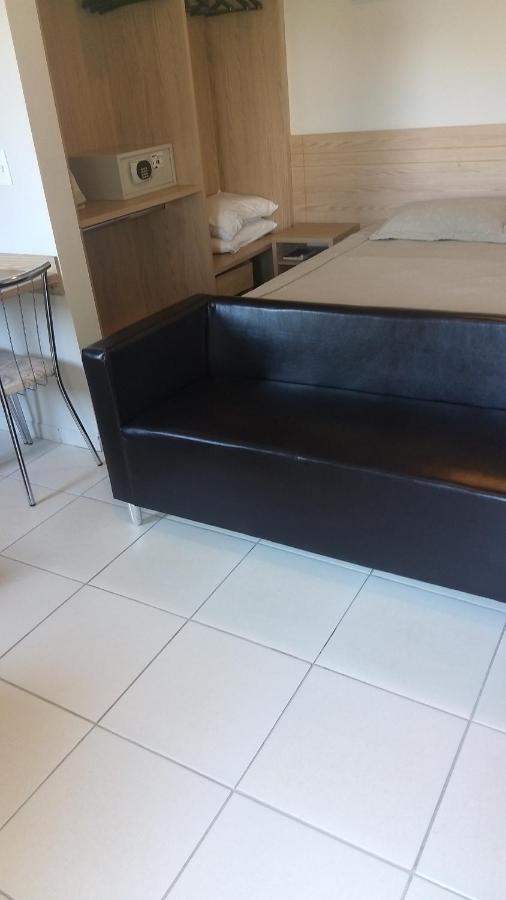 Golden Dolphin Express 5Pessoas Mais 1 Crianca Ate 5 Anos Com Toalhas E Roupas De Cama,Lencois, Travesseiros E Fronhas E 3 Parques Aquaticos Termais Limpeza Impostos E Taxas Ja Incluso Caldas Novas Bilik gambar